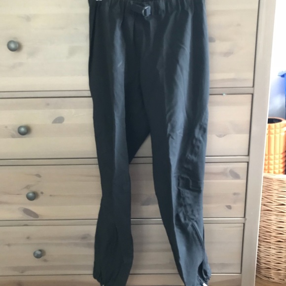 //SOLD// Waterproof stretch rain pants - Picture 2 of 6